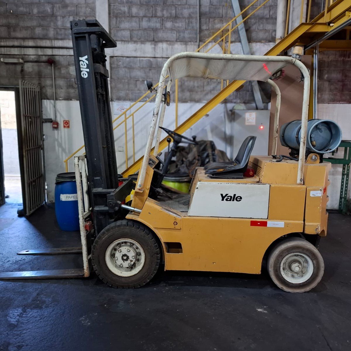 Empilhadeira Combustão - Yale - G83P040