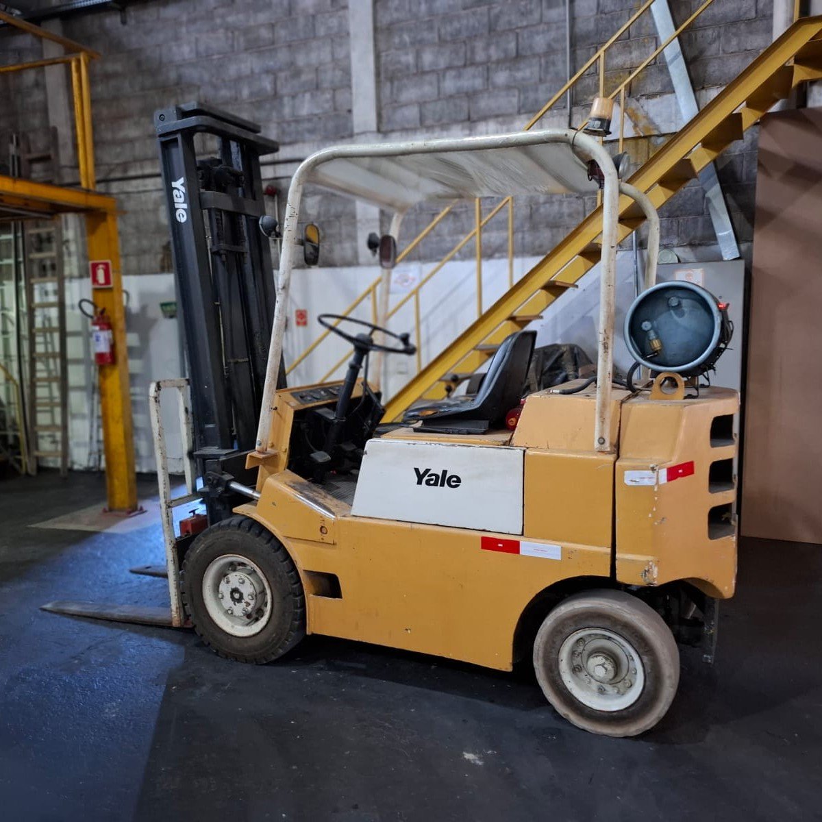 Empilhadeira Combustão - Yale - G83P040