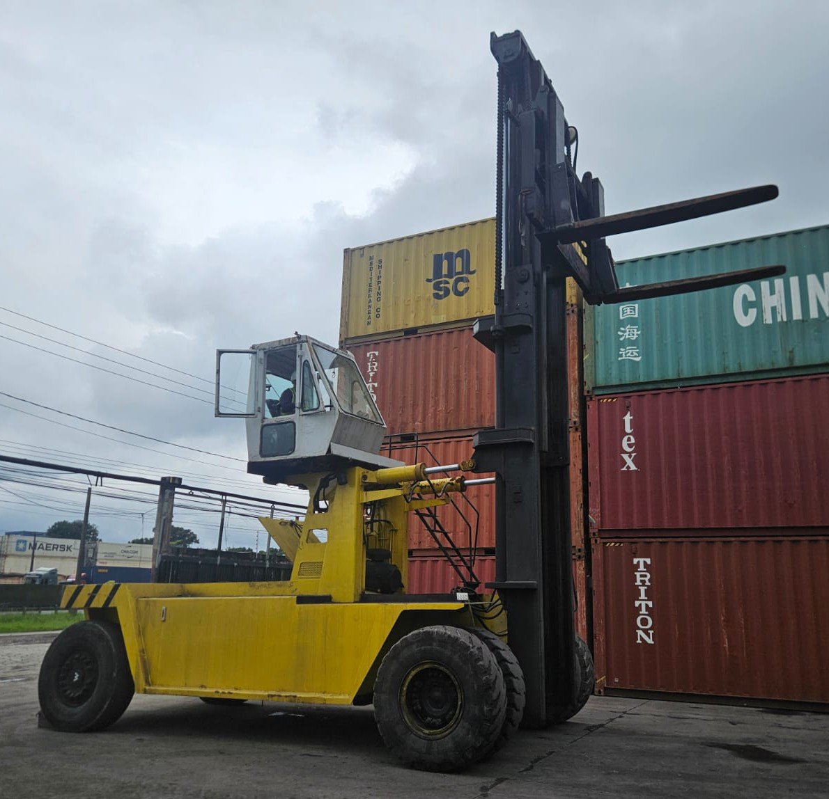 Empilhadeira Combustão - Milan - MC37