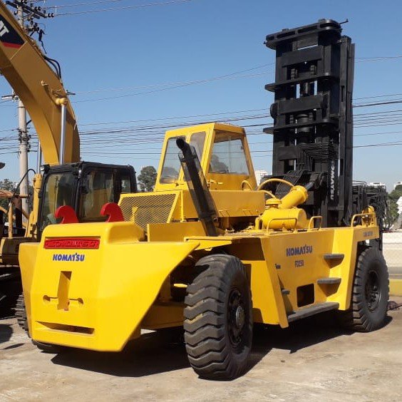 Empilhadeira Combustão - Komatsu - FD250
