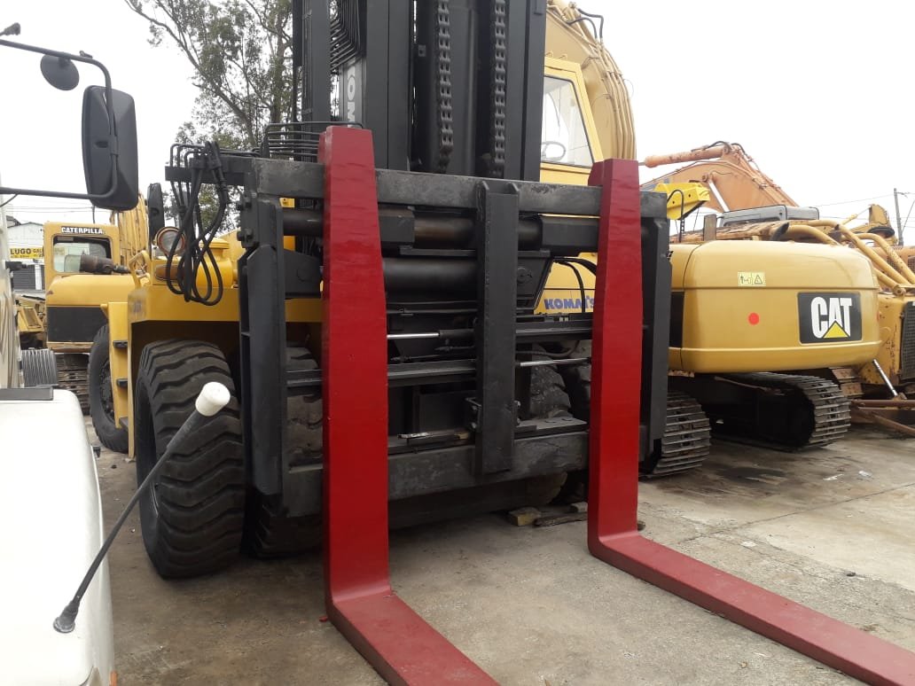 Empilhadeira Combustão - Komatsu - FD250