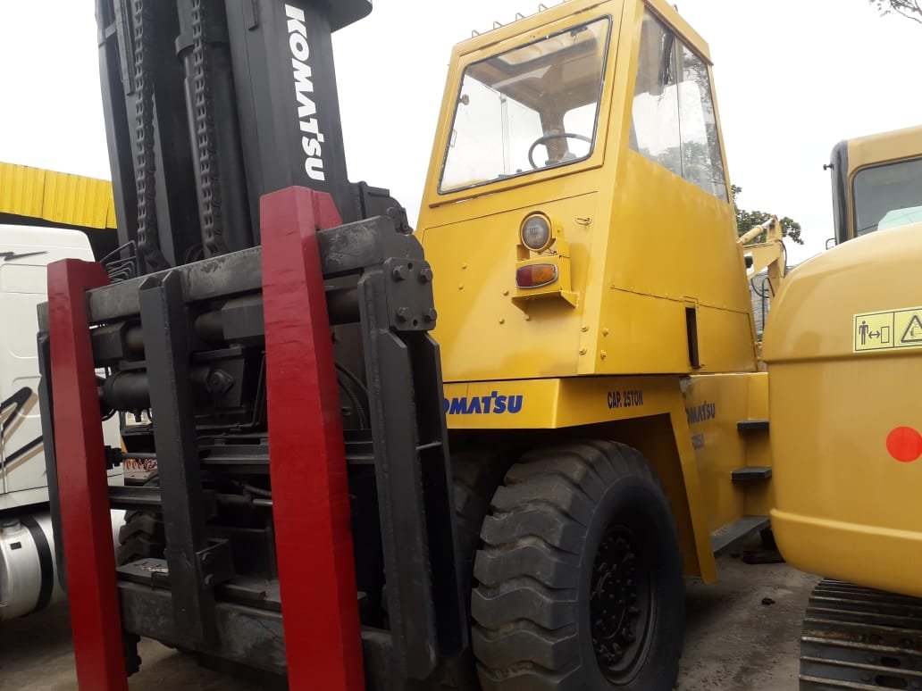 Empilhadeira Combustão - Komatsu - FD250