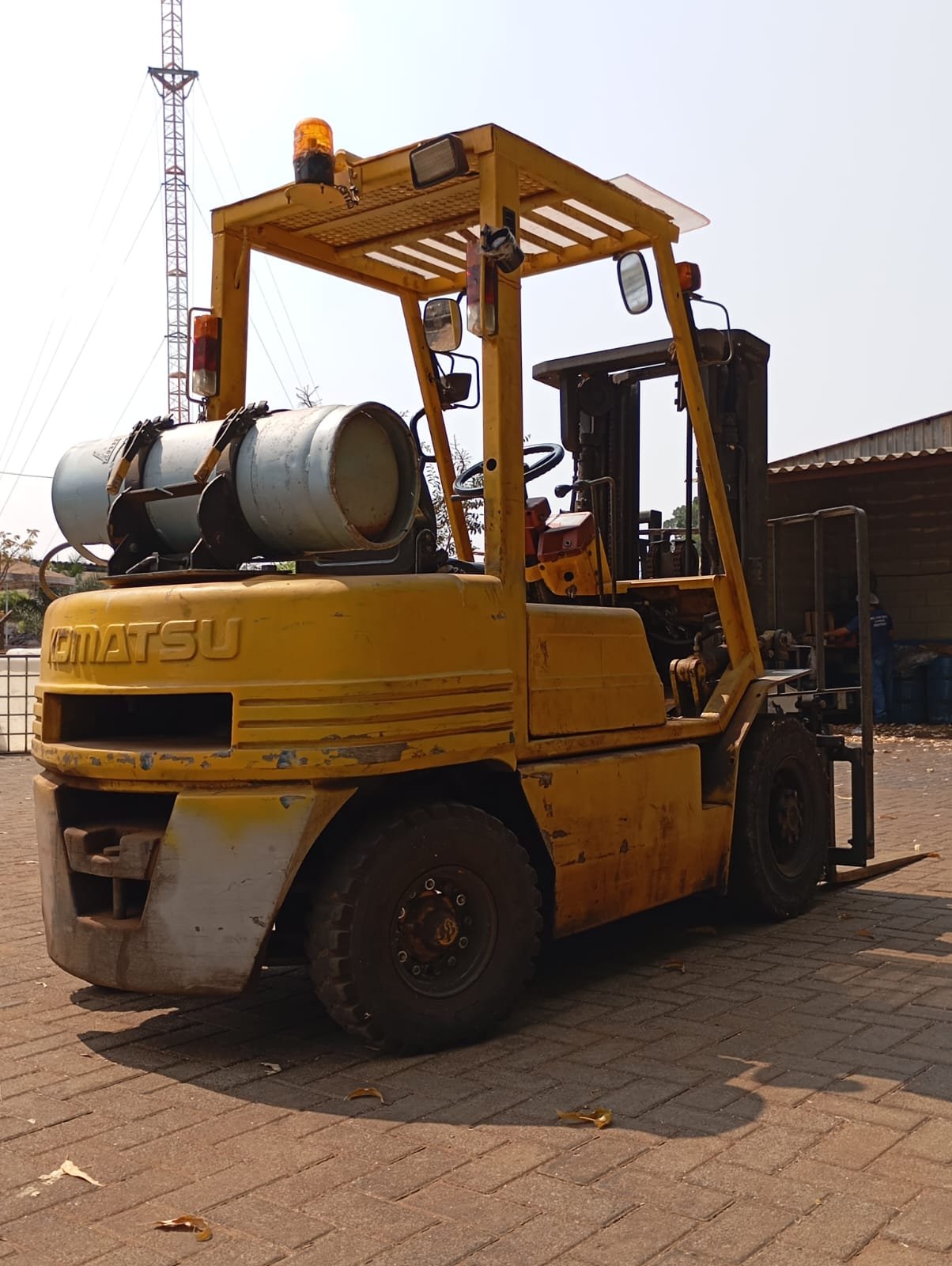 Empilhadeira Combustão - Komatsu - FG25