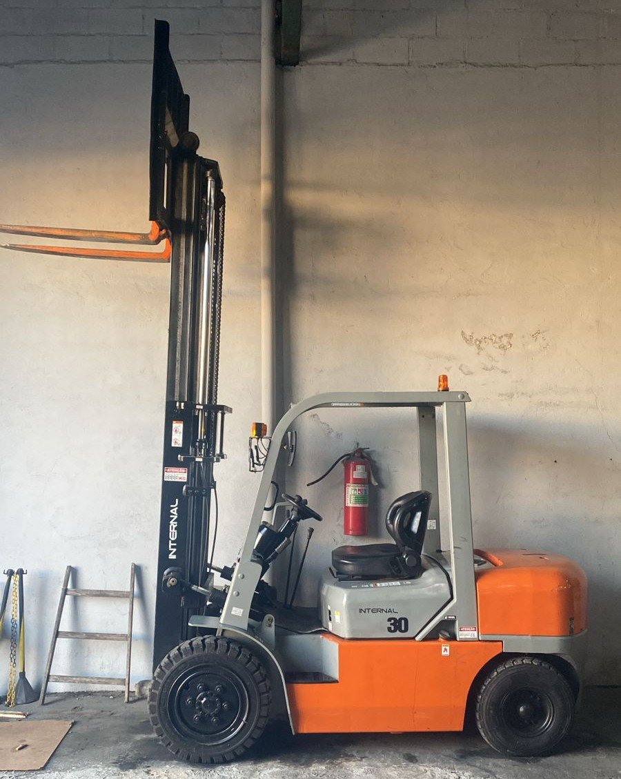 Empilhadeira Combustão - Internal - FD30T