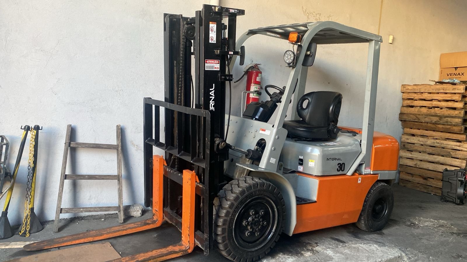 Empilhadeira Combustão - Internal - FD30T