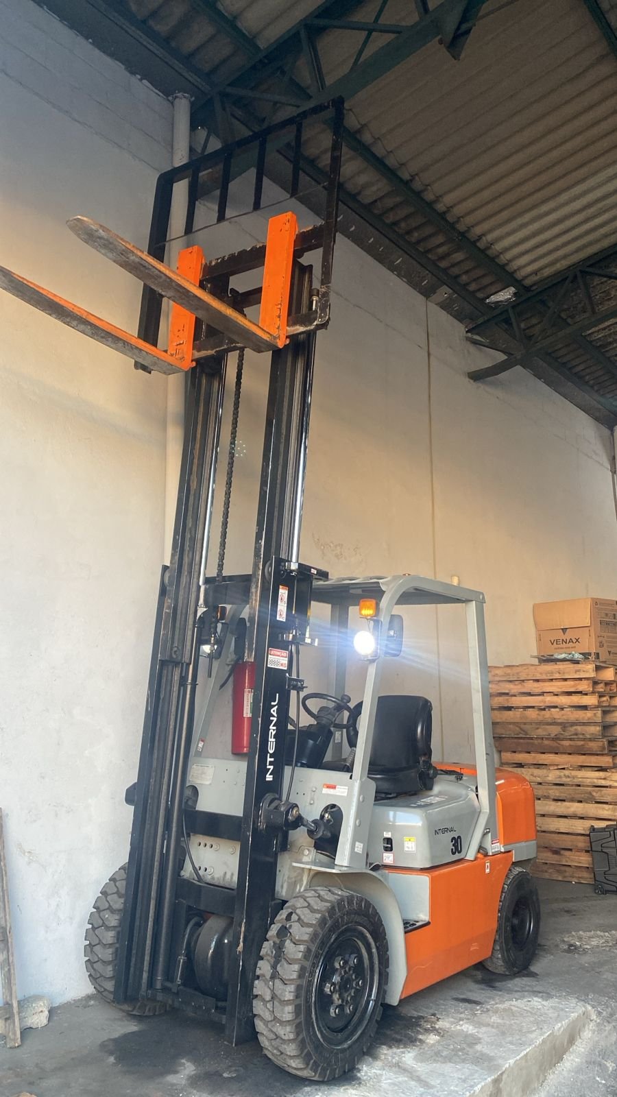 Empilhadeira Combustão - Internal - FD30T