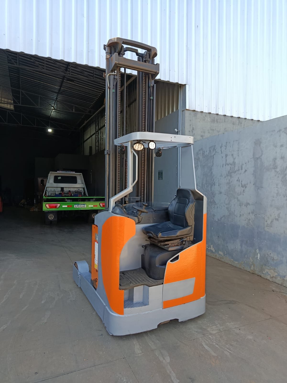 Empilhadeira Retrátil - Still - FMX17NG