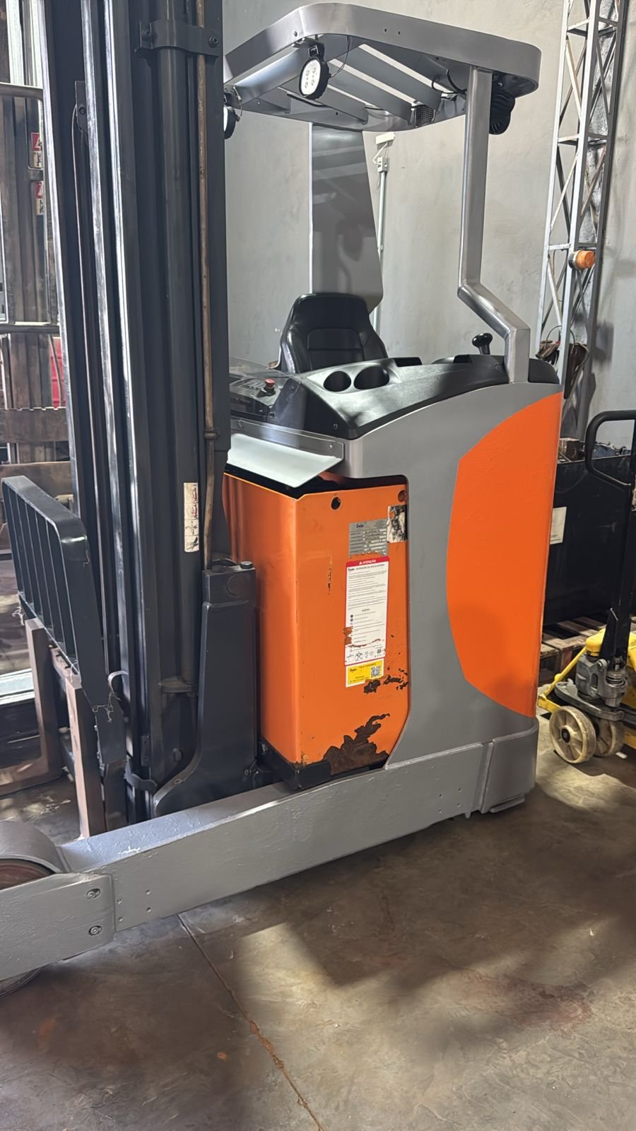 Empilhadeira Retrátil - Still - FMX17NG