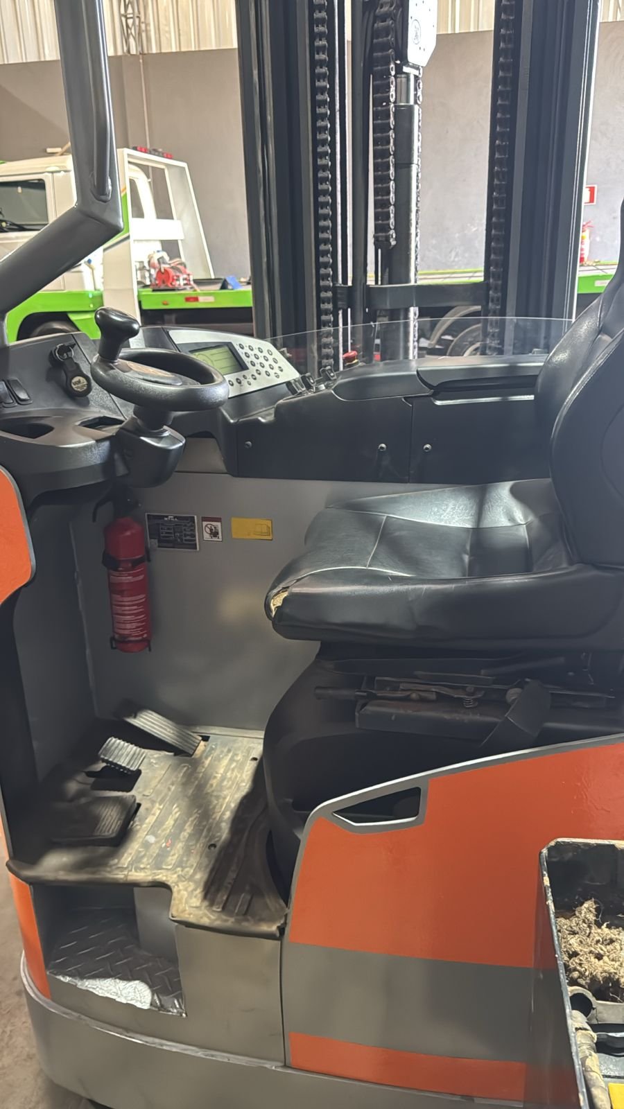 Empilhadeira Retrátil - Still - FMX17NG