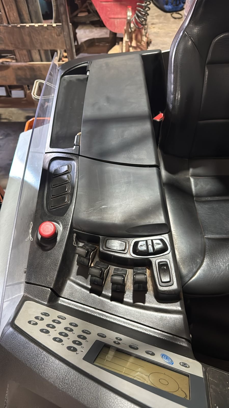 Empilhadeira Retrátil - Still - FMX17NG