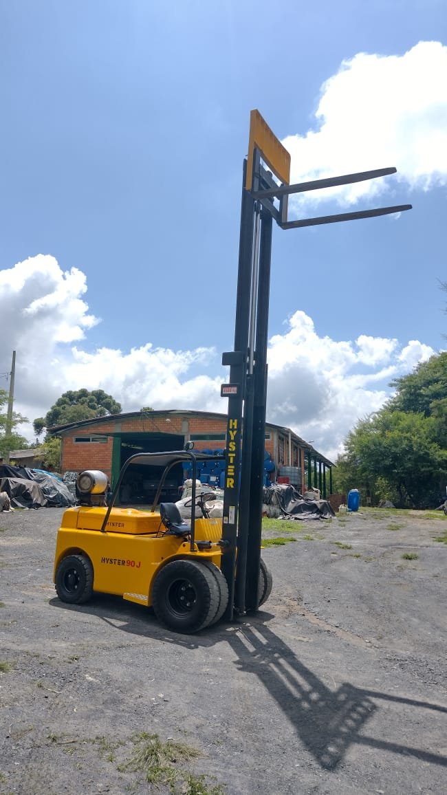 Empilhadeira Combustão - Hyster - H90J