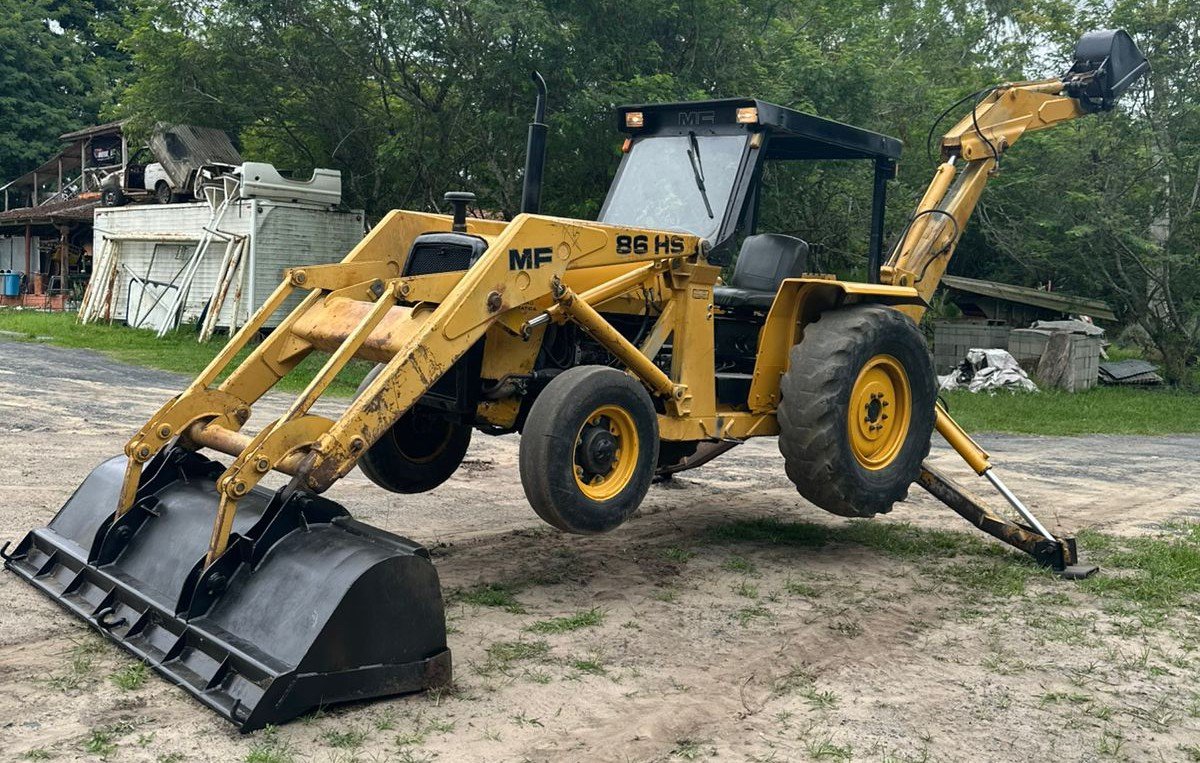 Retroescavadeira - Massey Ferguson - MF86HS