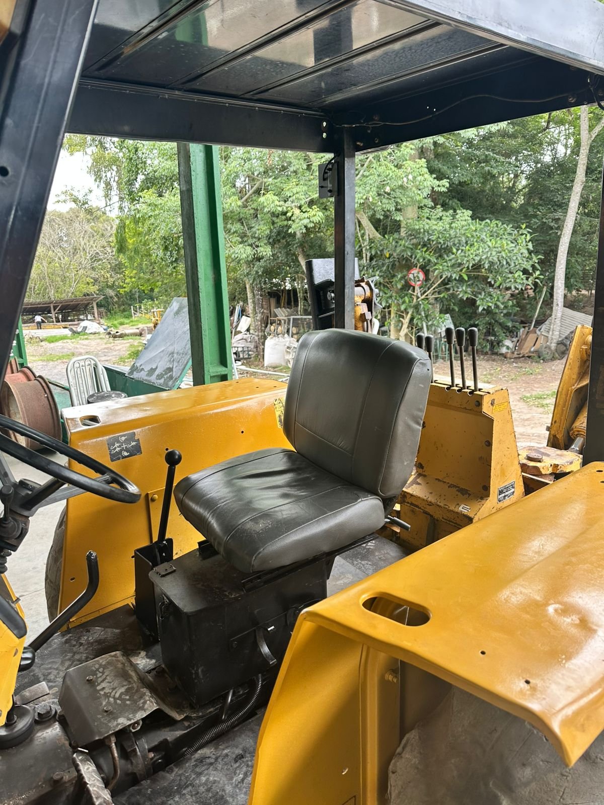 Retroescavadeira - Massey Ferguson - MF86HS