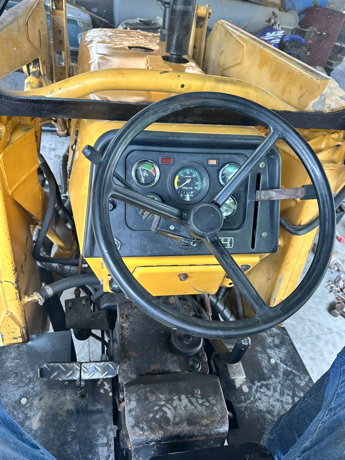 Retroescavadeira - Massey Ferguson - MF86HS