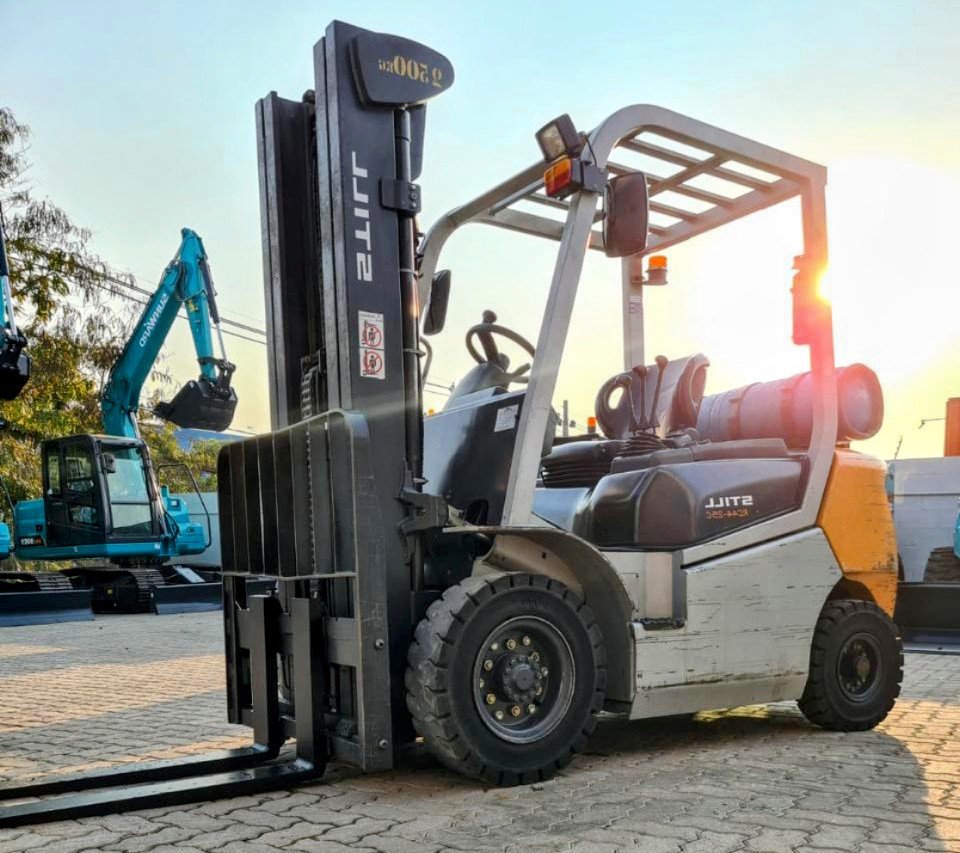 Empilhadeira Combustão - Still - RC44-25C