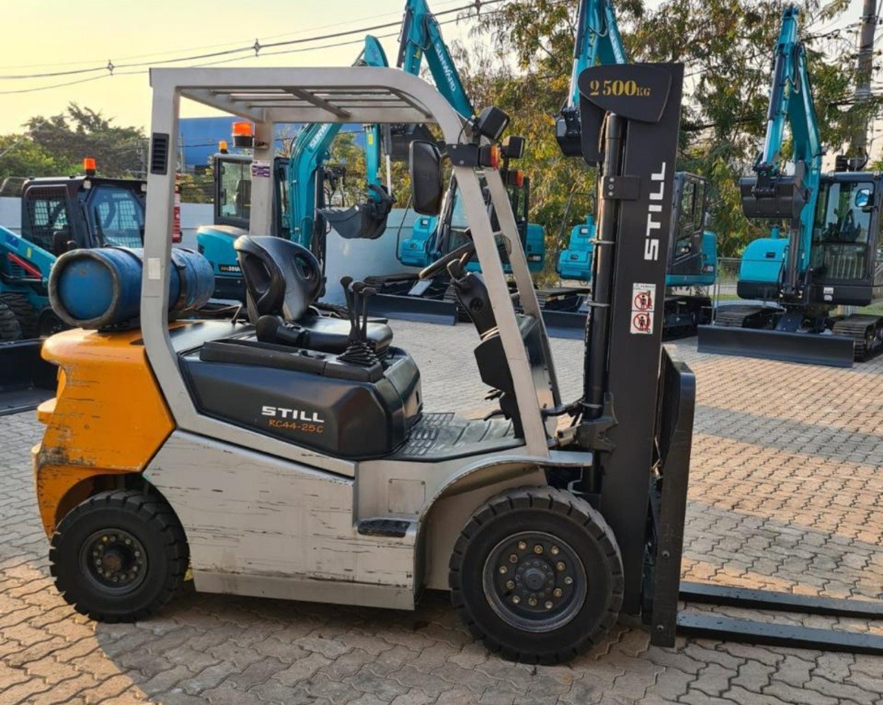 Empilhadeira Combustão - Still - RC44-25C