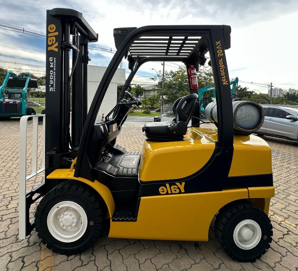Empilhadeira Combustão - Yale - GP050VX