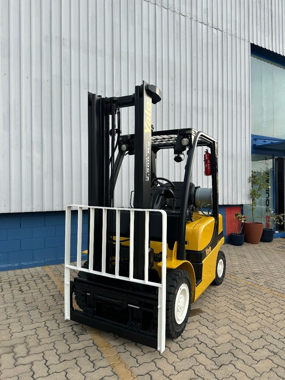 Empilhadeira Combustão - Yale - GP050VX