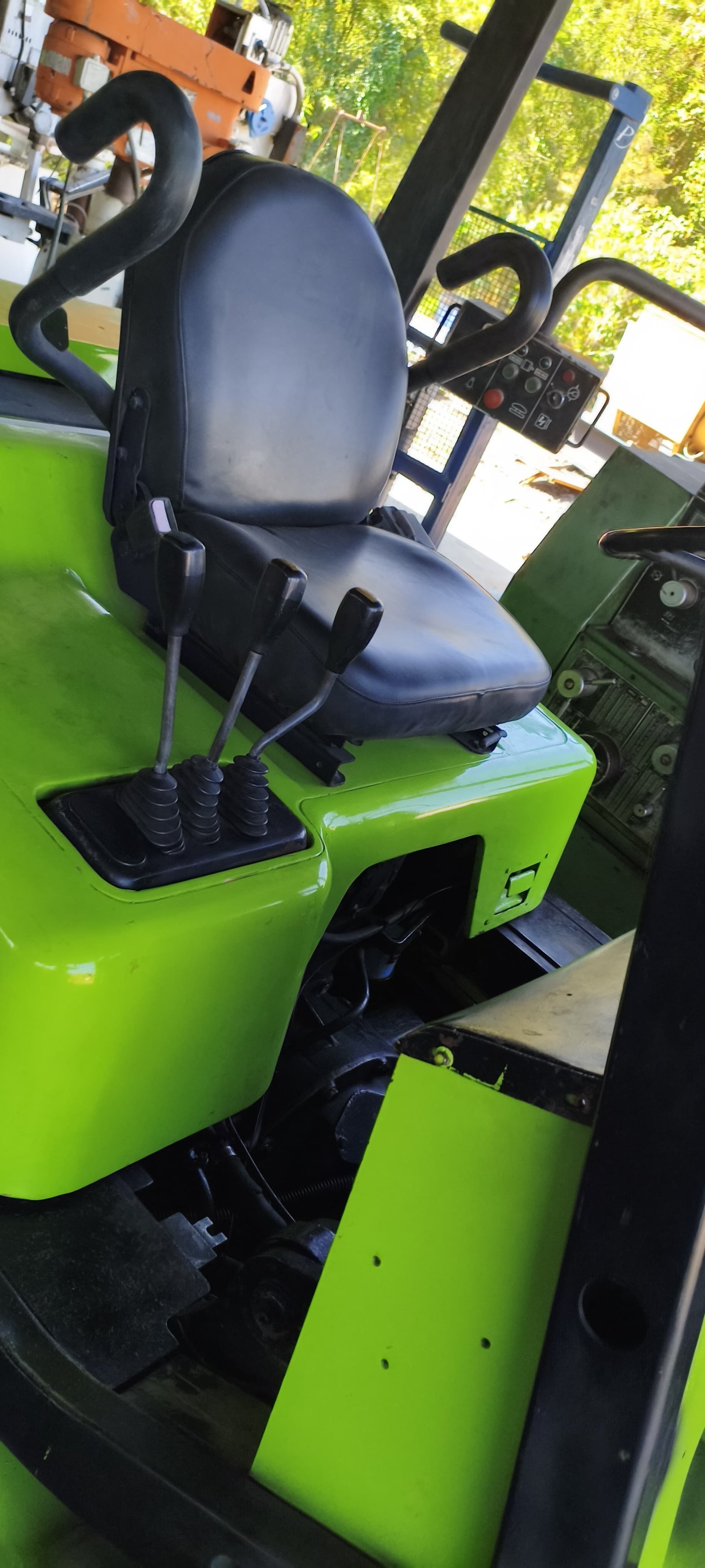 Empilhadeira Combustão - Clark - CMP45D