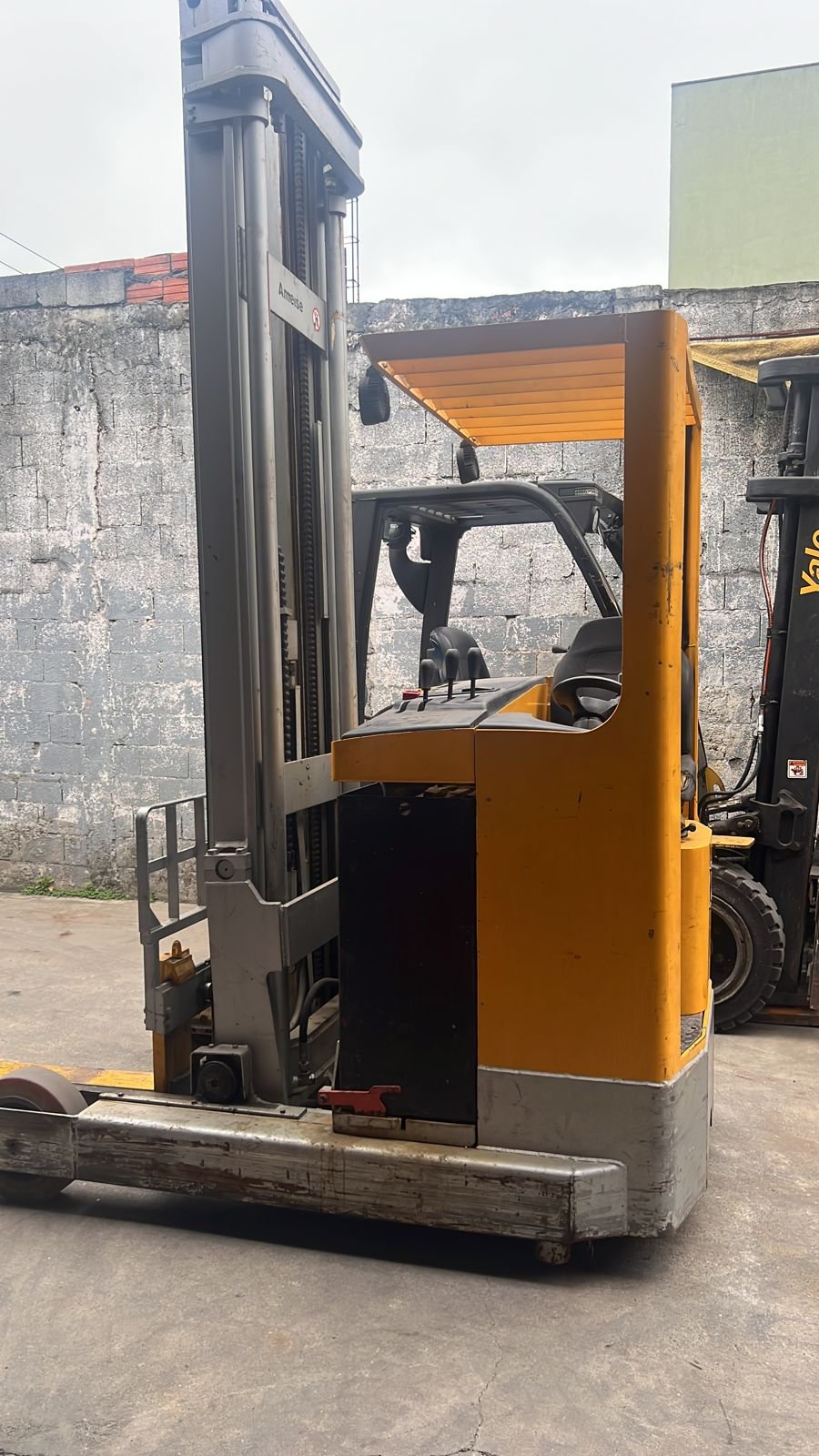 Empilhadeira Retrátil - Ameise - ETV2000