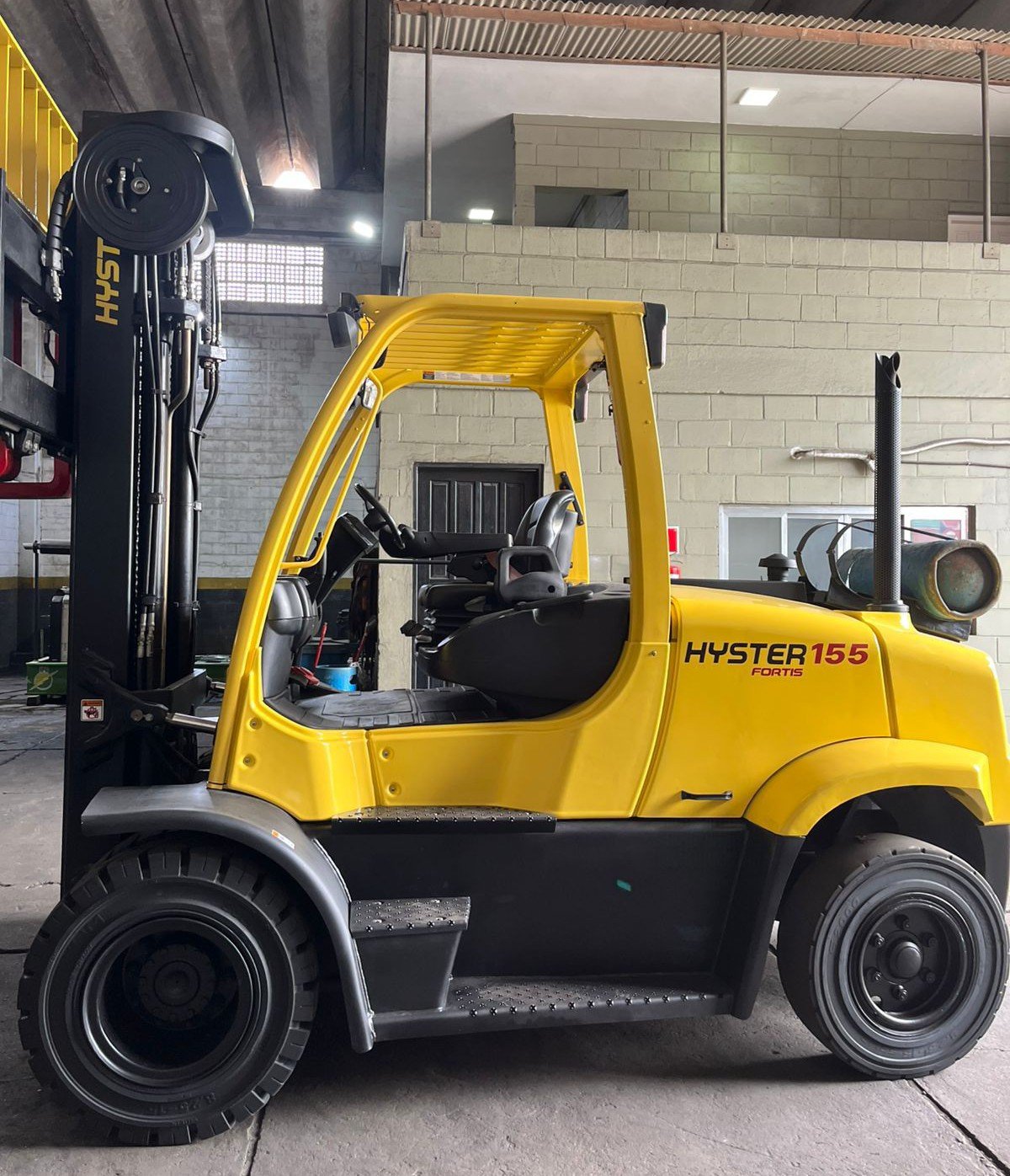 Empilhadeira Combustão - Hyster - H155FT