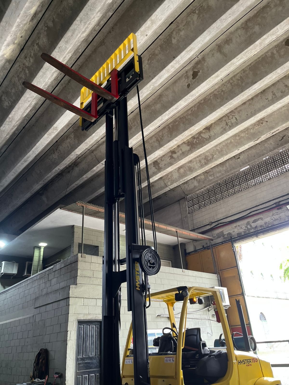 Empilhadeira Combustão - Hyster - H155FT