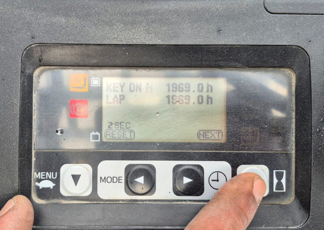 Empilhadeira Contrabalanceada - Toyota - 8FBN25