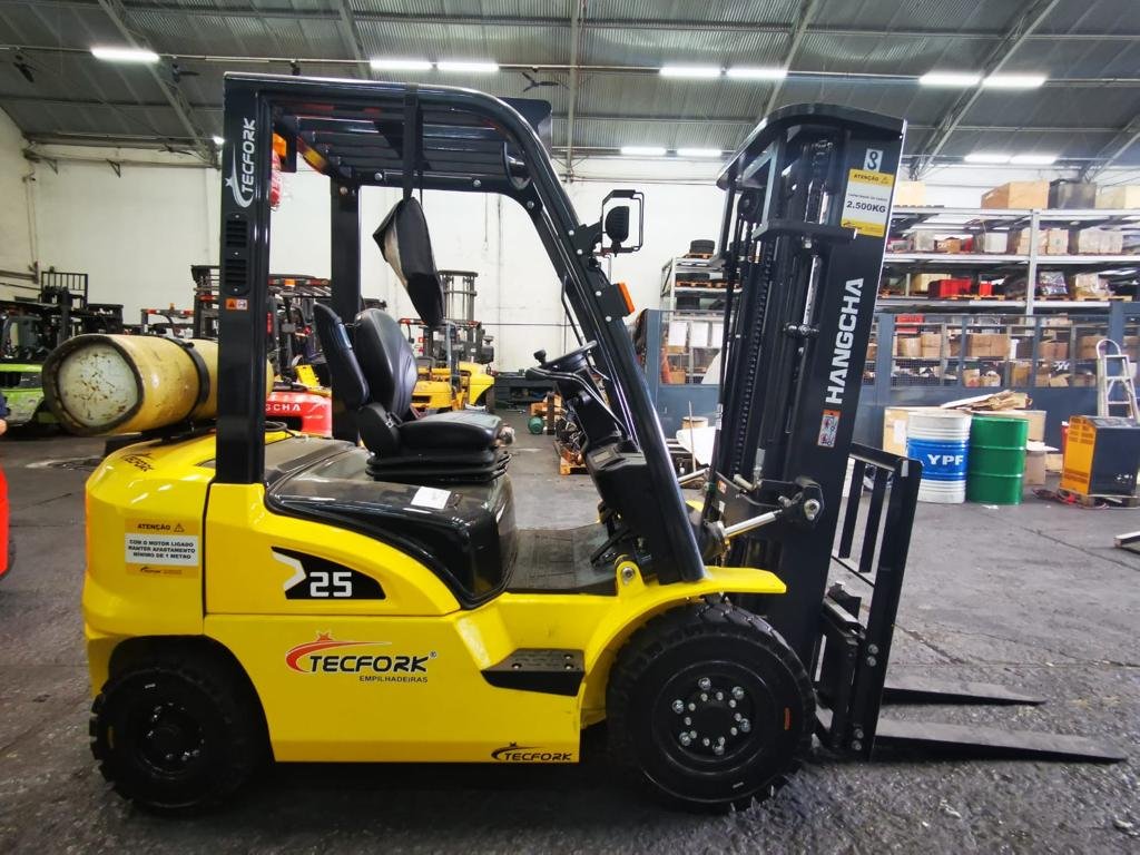 Empilhadeira Combustão - Hangcha - CPQD25