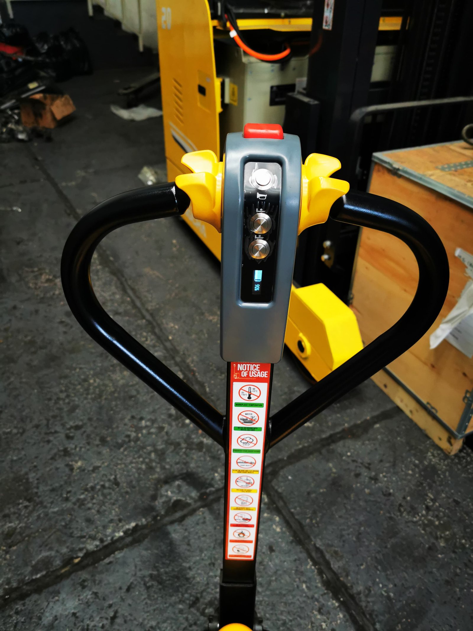 Empilhadeira Transpaleteira - Hangcha - CBD20