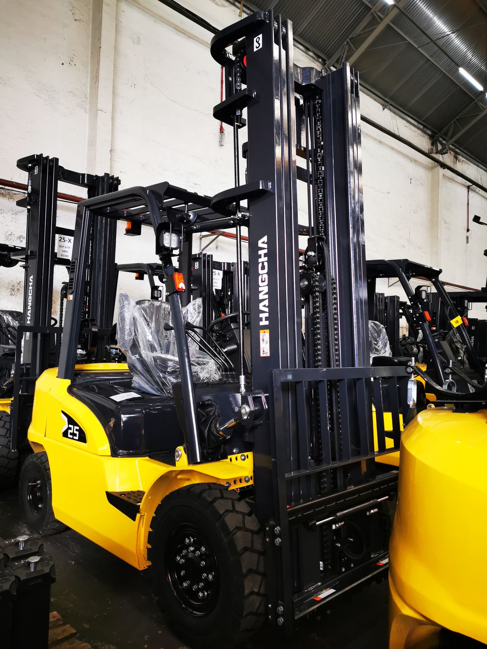Empilhadeira Combustão - Hangcha - CPCD25