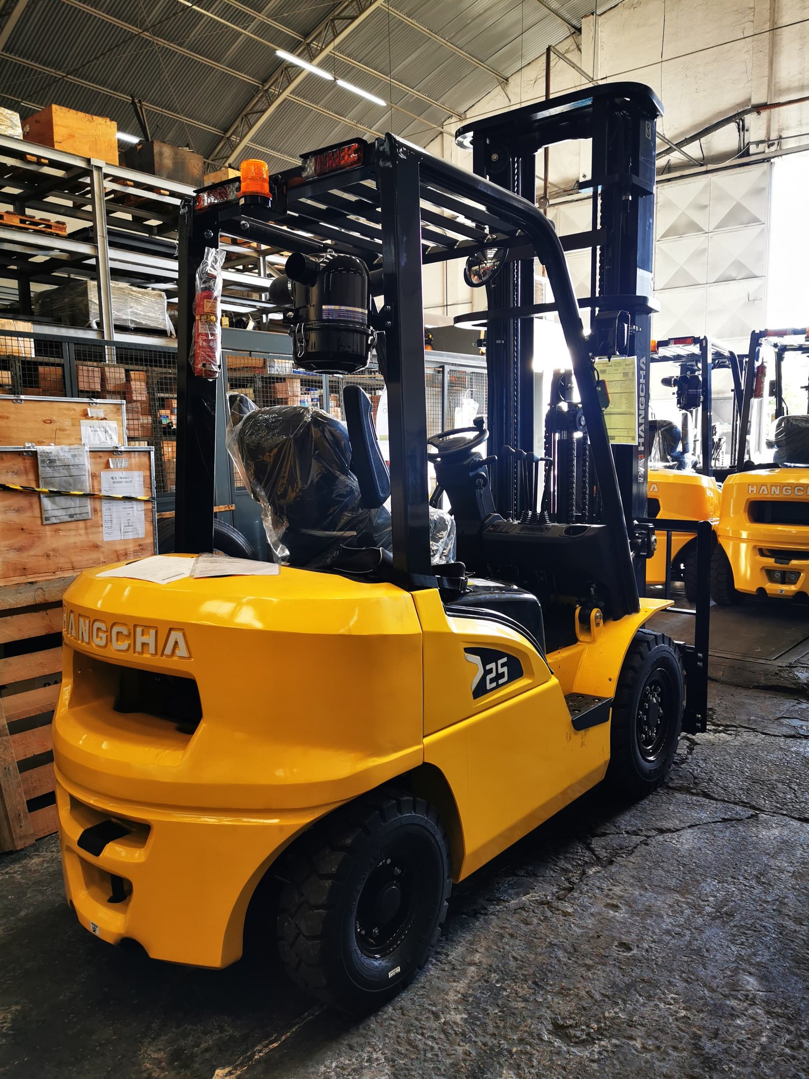 Empilhadeira Combustão - Hangcha - CPCD25