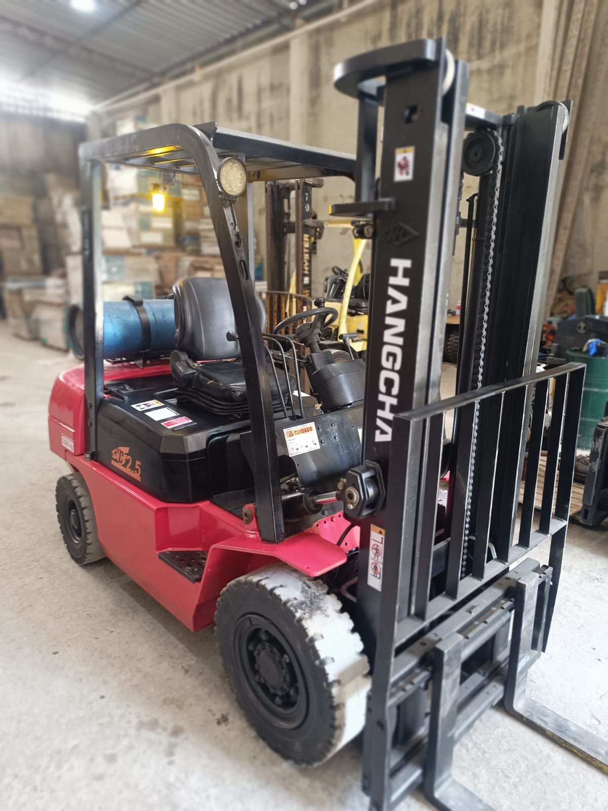 Empilhadeira Combustão - Hangcha - CPQD25