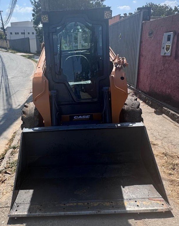 Mini Carregadeira - Case - SR175