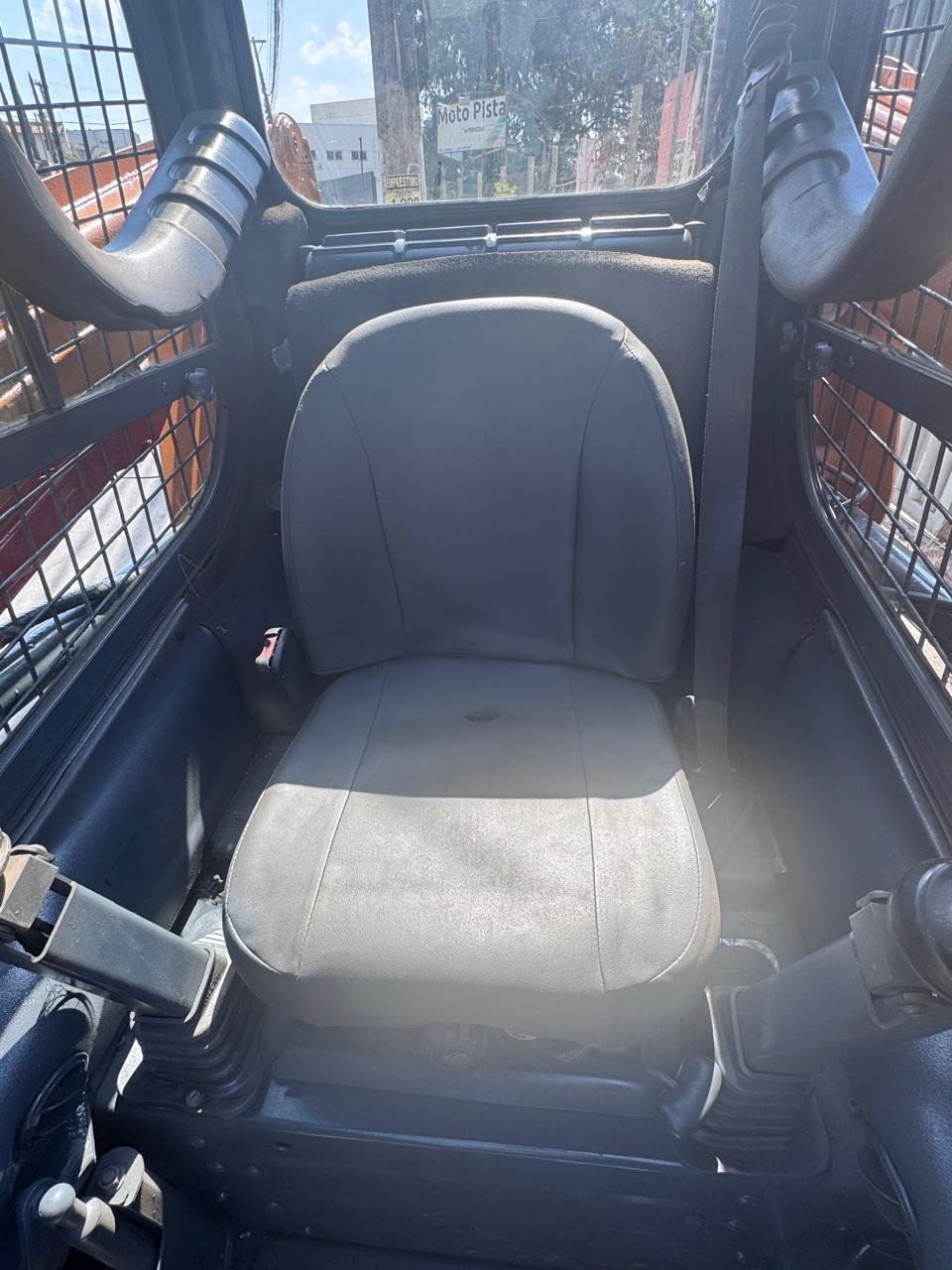 Mini Carregadeira - Case - SR175