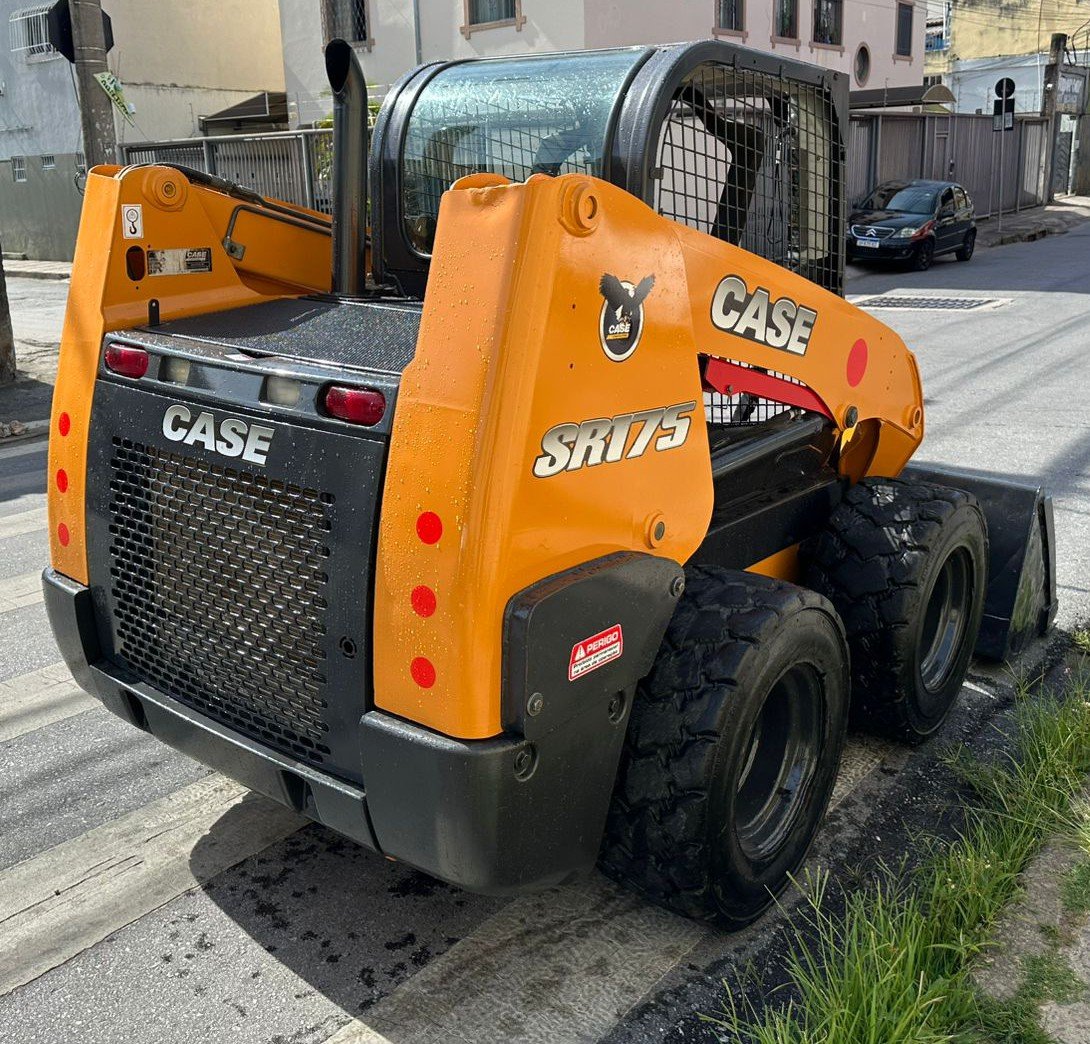 Mini Carregadeira - Case - SR175