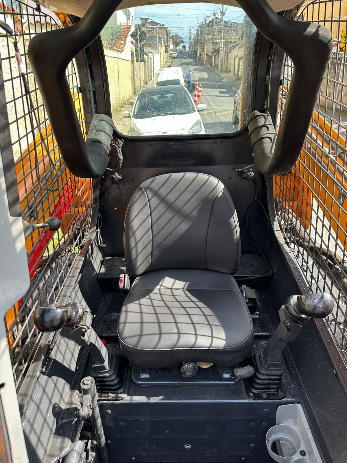 Mini Carregadeira - Case - SR175