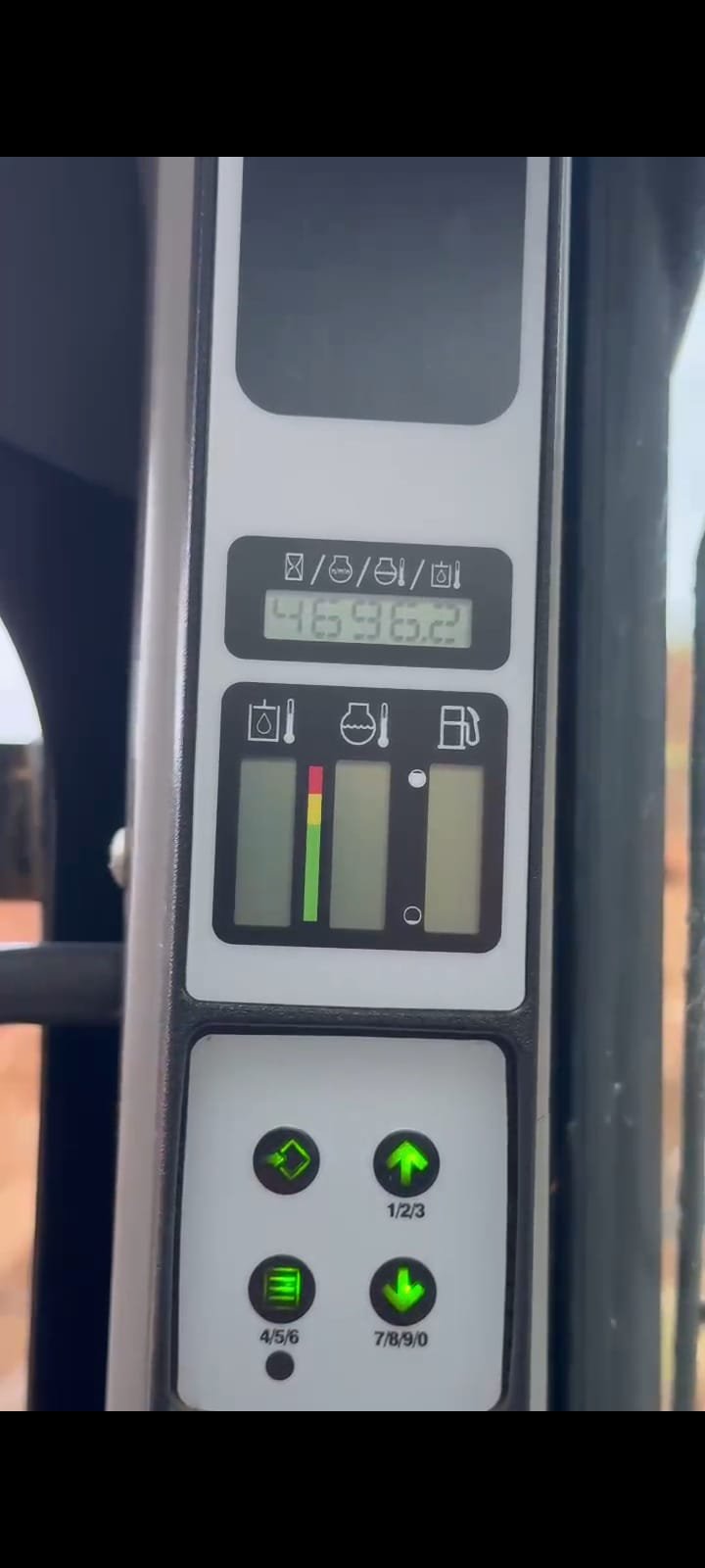 Mini Carregadeira - New Holland - L320