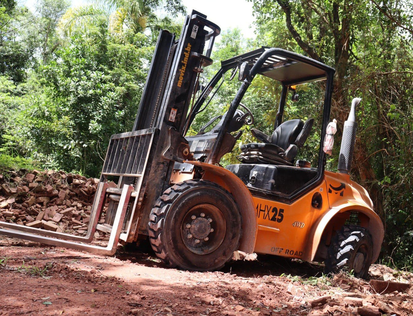 Empilhadeira Combustão - Movix - MHX25