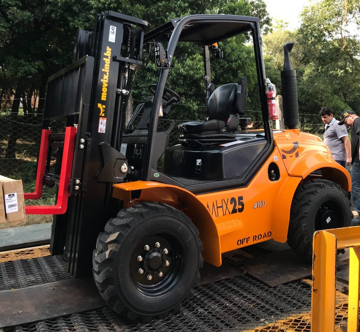 Empilhadeira Combustão - Movix - MHX25