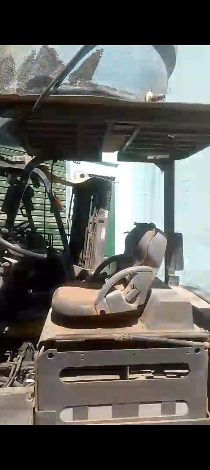 Empilhadeira Combustão - 02 Komatsu - FB25HB-11