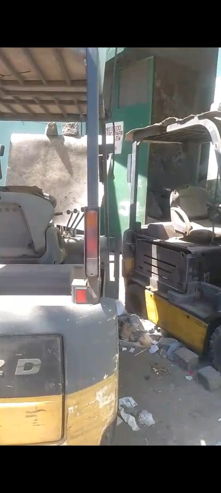 Empilhadeira Combustão - 02 Komatsu - FB25HB-11