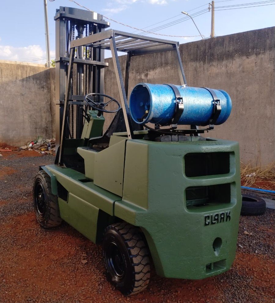 Empilhadeira Combustão - Clark - C300HY50