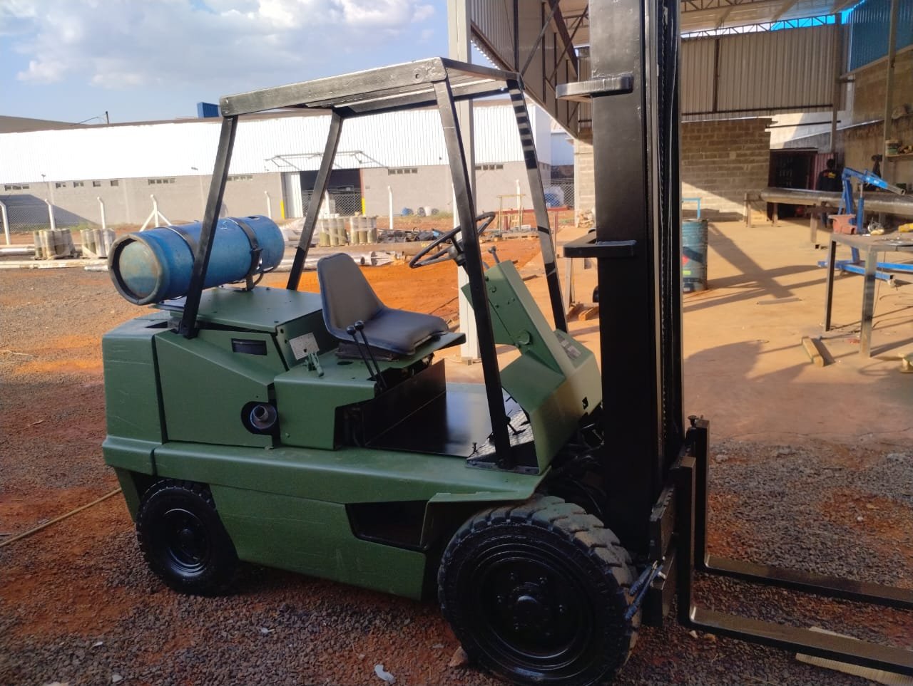 Empilhadeira Combustão - Clark - C300HY50