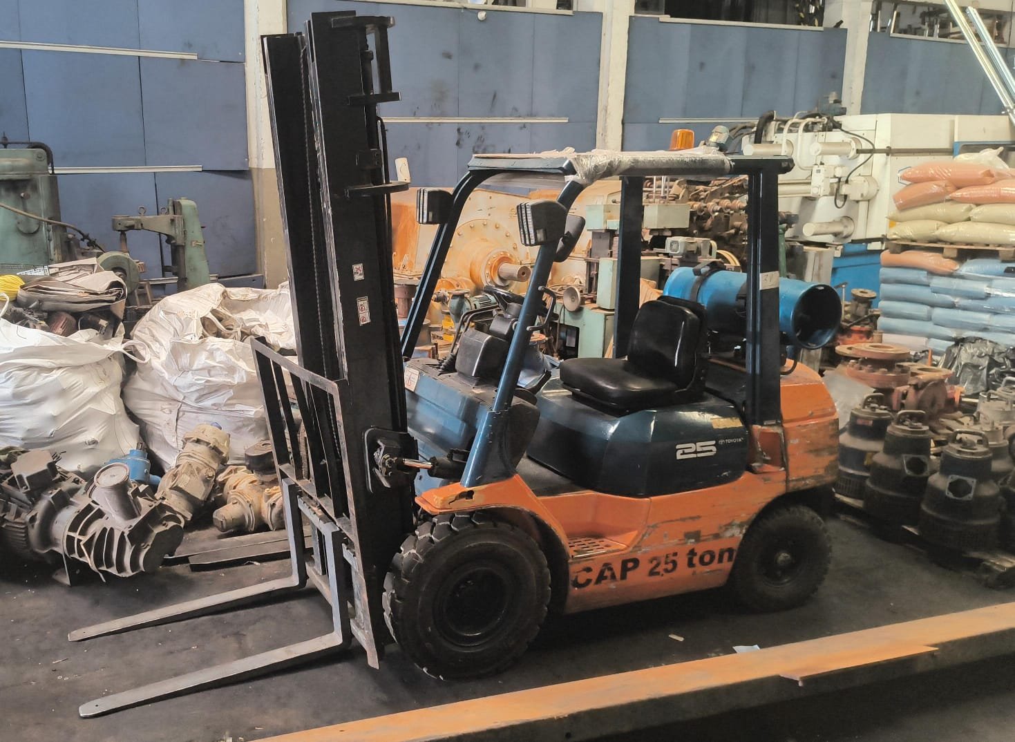 Empilhadeira Combustão - Toyota - 7FG25