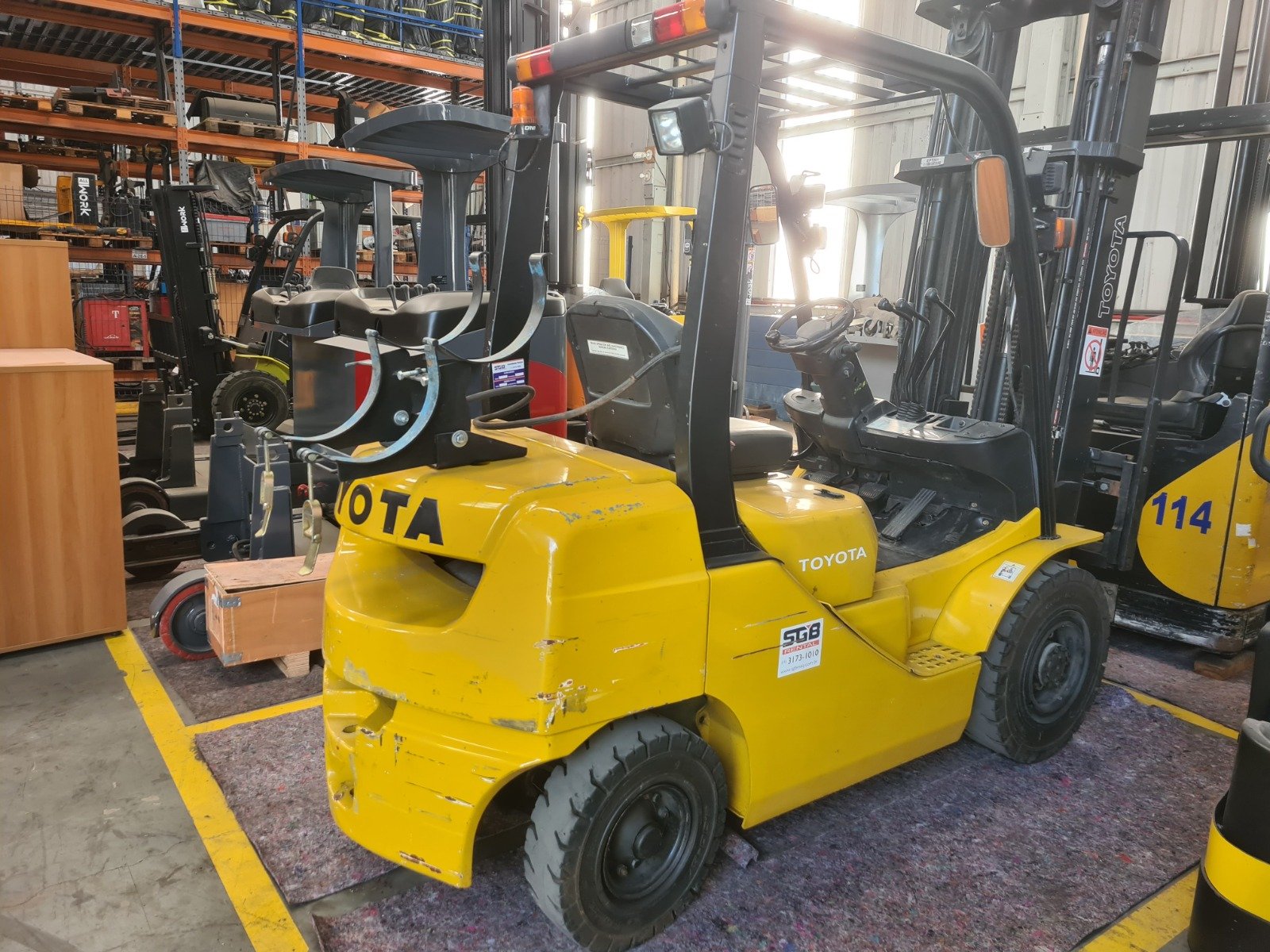 Empilhadeira Combustão - Toyota - 8FG25