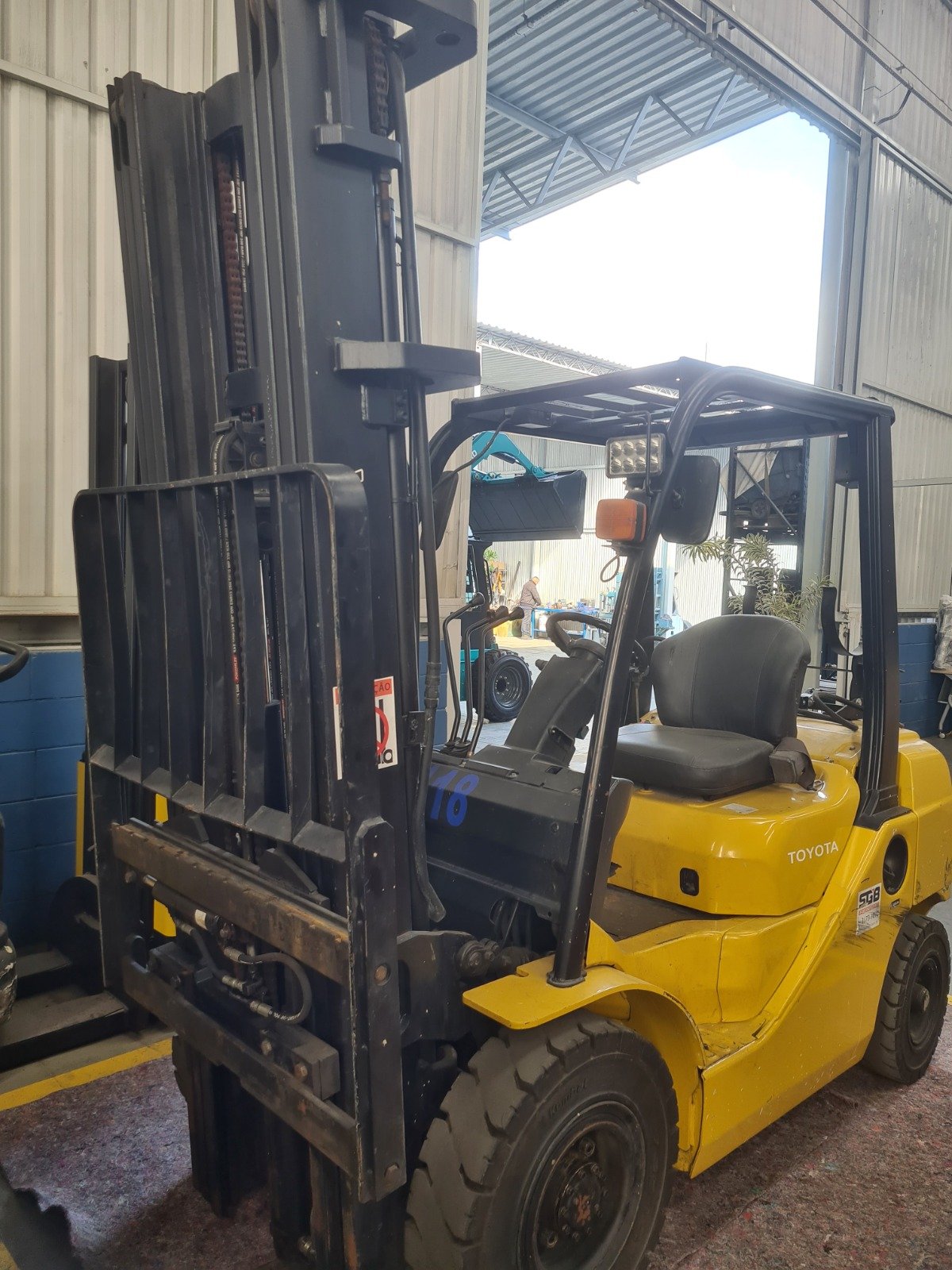 Empilhadeira Combustão - Toyota - 8FG25