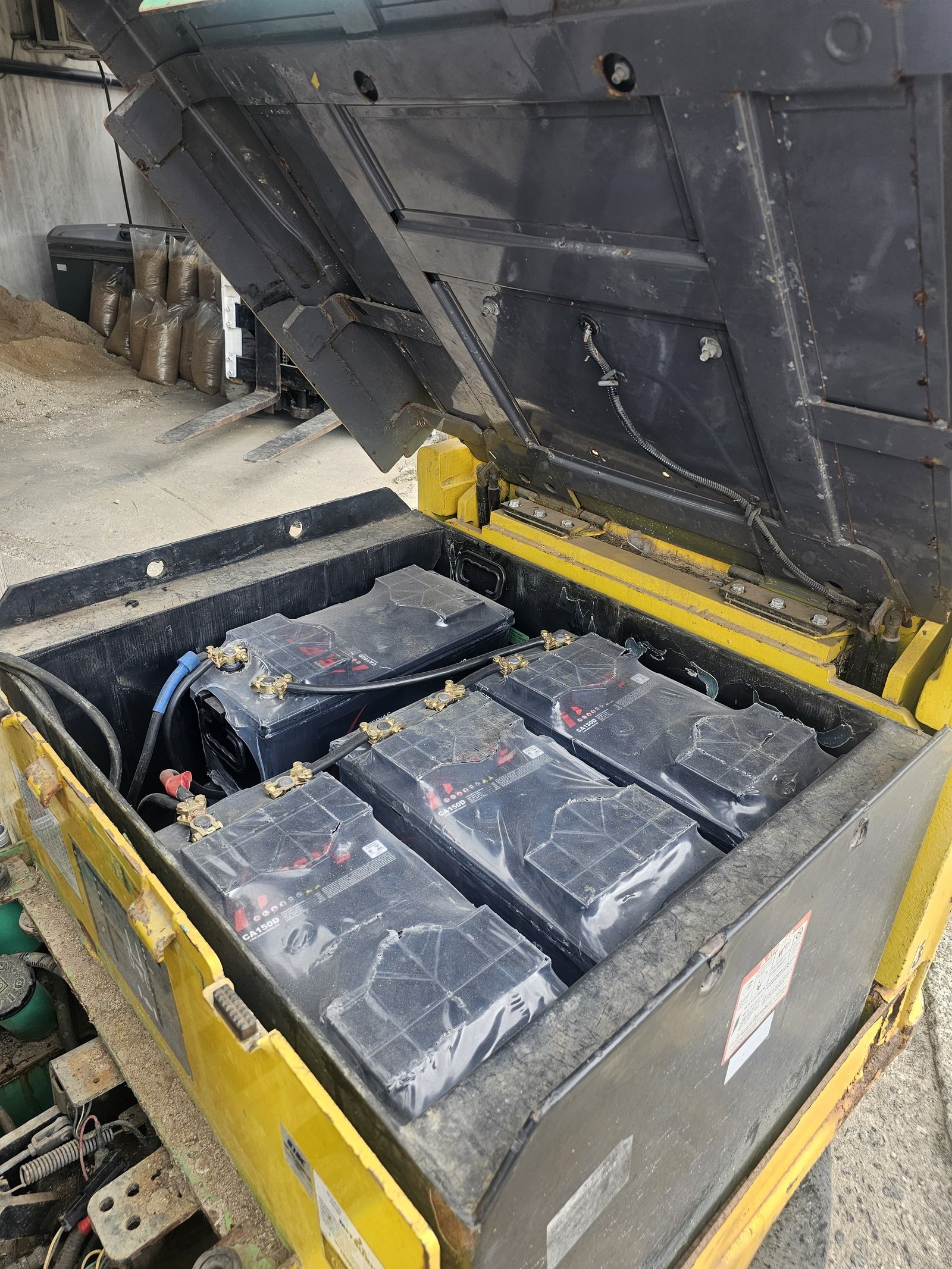 Empilhadeira Contrabalanceada - Mitsubishi - FB25