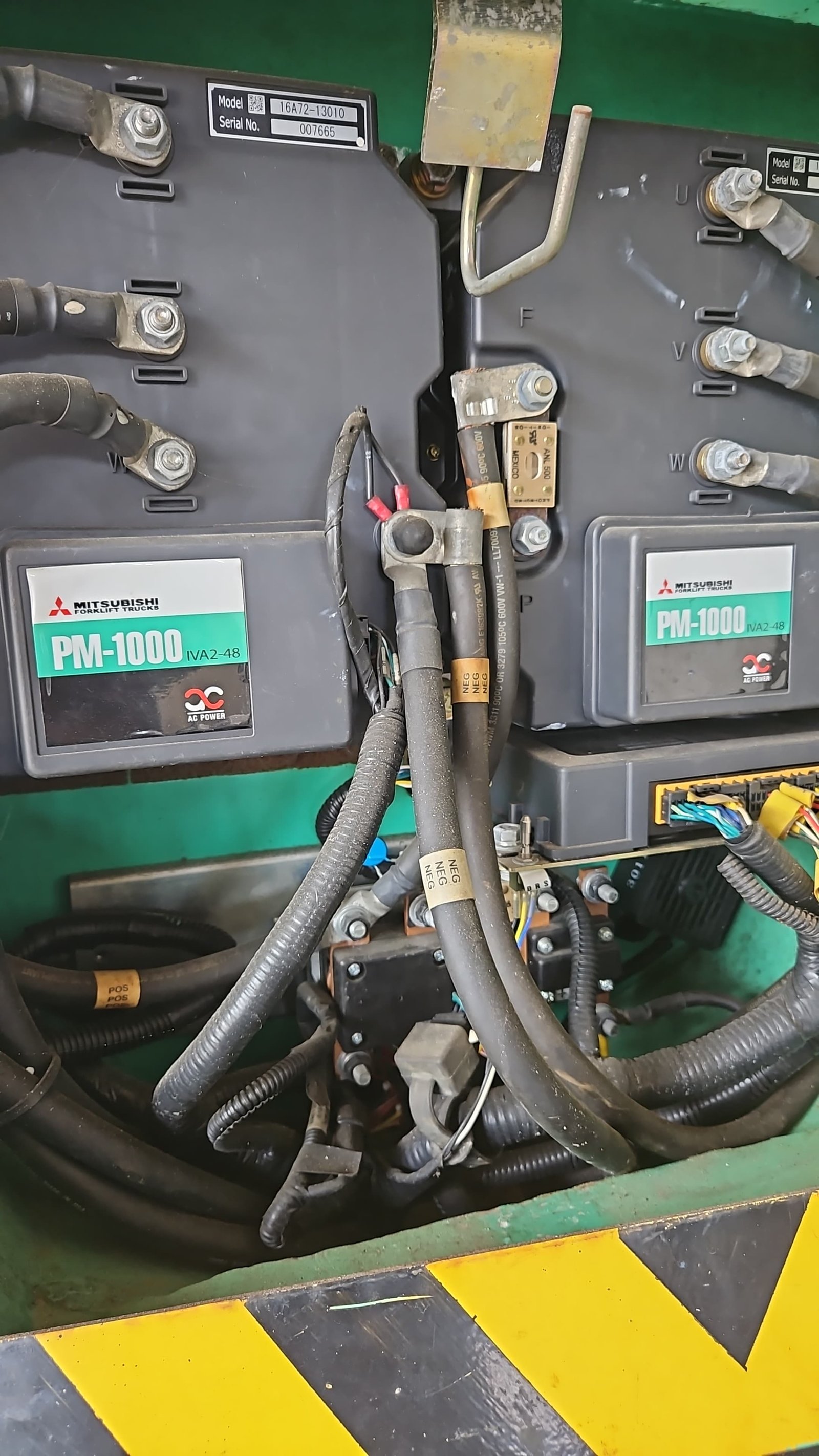 Empilhadeira Contrabalanceada - Mitsubishi - FB25