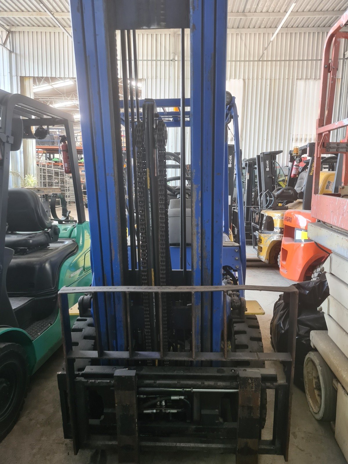 Empilhadeira Combustão - Komatsu - FG25