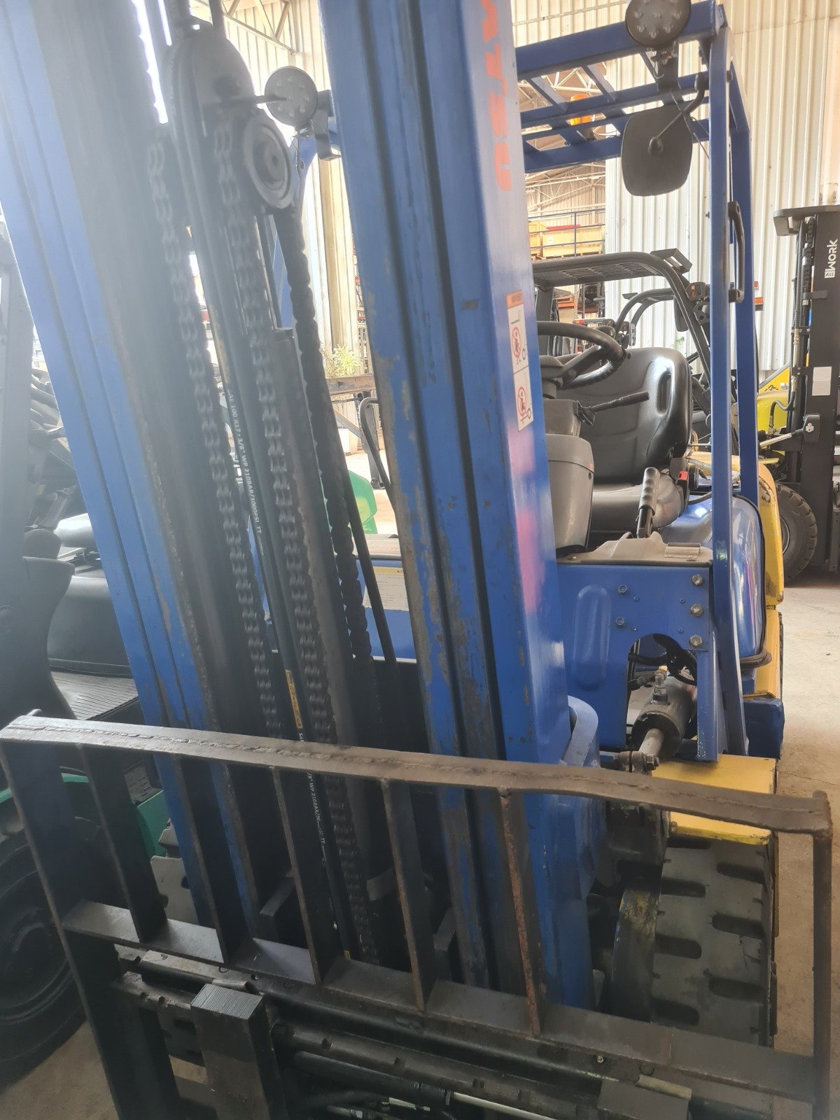 Empilhadeira Combustão - Komatsu - FG25